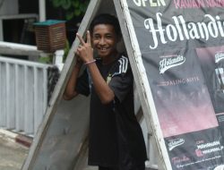 Konvoi Pilkada Damai Papua, Warga Jayapura Ramai  Salam Dua Jari