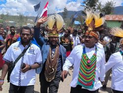 Masyarakat Puncak Ikat 100% Suara Menangkan Pasangan Willem Wandik- Aloysius Giyai di Pilkada Papua Tengah