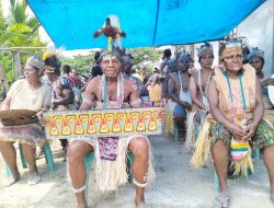 Menoken di Pengukuhan Iram Kampung Yenggu Baru dan Kampung Yenggu Lama