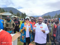Coblos di Ilaga, Cagub Willem Wandik yakin Menangkan Pilkada Papua Tengah