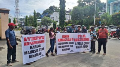 Tuntut Keadilan, Keluarga Rewang ke Polda Papua