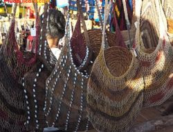 ASN Pemprov Papua Wajib Pakai Baju Batik Papua dan Tas Noken