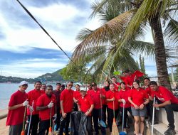 Sambut HUT ke-2, SIP Azana Hotel Jayapura Aksi Bersih Pantai Kupang Dok 2