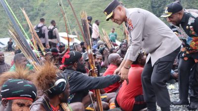 Kapolda Papua Tengah Turun Langsung Ketemu Pendukung Paslon di Puncak Jaya