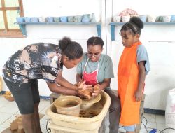 Kampung Abar Memanggil untuk Membuat Gerabah Tradisional 