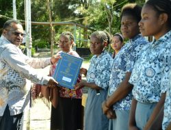 Hadiri Perpisahan Siswa SMA Negeri Bolakme, Ini Pesan Pemda Jayawijaya