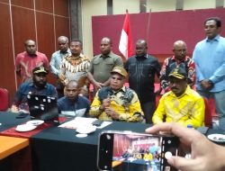 Bupati Puncak Ultimatum Mahasiswa: Minta Maaf atau Beasiswa Dihentikan