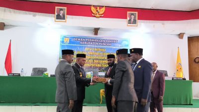 Ketua DPRK Puncak Thomas Tabuni Membuka Sidang Perubahan APBD 2025, Ini Harapannya