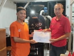 Menoken Lewat Kopi: Cerita Muhammad Rival Aras Magang Barista