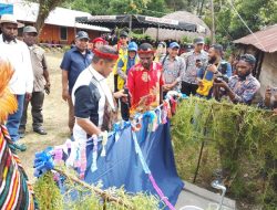 Roberth Rouw Resmikan PAMSIMAS di Kampung Asolokobal