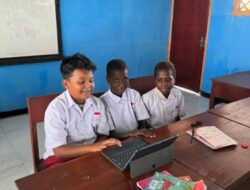 PLN Terangi SD Teri Merauke dengan SuperSUN dan Starlink