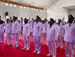 Pesan Bupati Elvis Tabuni Saat Melantik 25 Kadistrik: Bekerja dari Hati untuk Rakyat