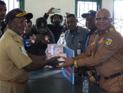 Jelang Natal dan Tahun Baru, Pemkab Puncak Salurkan Dana Desa