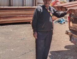 Jelang Nataru, Kepala Suku Mee Dogiyai Terima Bantuan Bangunan