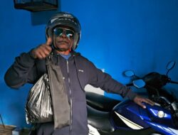 Bantuan Pemerintah Pusat, Kepala Suku Paniai Terima Motor Ojek