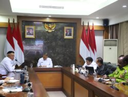 Paulus Waterpauw Usulkan Kabupaten Lanny Jaya Kontrak Guru Orang Asli Papua