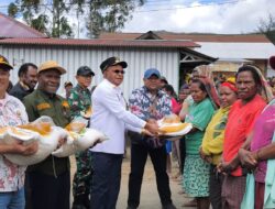 Awal Tahun 2026, Masyarakat Puncak Terima Bantuan Beras dan Minyak Goreng