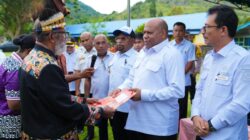 Masyarakat Adat Tepera Wauna Serahkan Hak Guna Pakai Pesisir Depapre