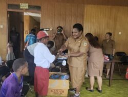 Serahkan Peralatan Sekolah di Distrik Tarub, Milka Mabel: Anak-anak Harapan Masa Depan Pegubin