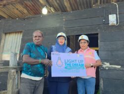 PLN Sambungkan Listrik Gratis bagi 50 Keluarga Prasejahtera di Tanah Papua