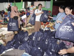 YBM PLN Salurkan Logistik dan Penerangan bagi Korban Kebakaran Dok V Bawah Jayapura